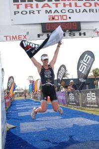 Anna Cleaver winning the Port Macquarie Half Ironman